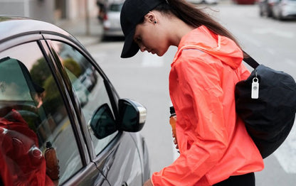 DeFendra™ | Sikkerhedsalarm til kvinder og børn til udendørs brug og på farten