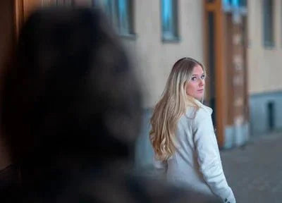 DeFendra™ | Sikkerhedsalarm til kvinder og børn til udendørs brug og på farten